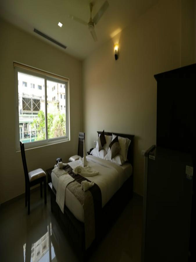 Le Noor Hotel Kochi Екстериор снимка